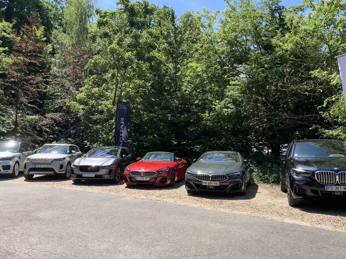 sophieChabanas's tweet photo. Présentation réussie de notre partenariat avec @ALDAutomotiveFR lors de la Convention Agents #AXA #IDF. Une offre exclusive de financement leasing Part & Pros packagée avec #MonAuto + superbes véhicules #BMW #Jaguar #RangeRover #Tesla 👌 Merci @YoanndeMurville @GonzMadelin https://t.co/iOGb4VfD4b