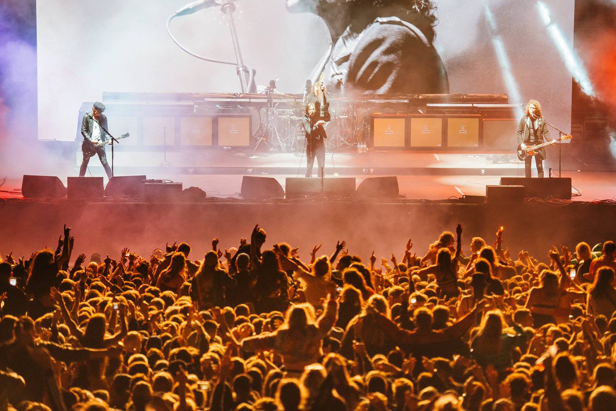 Party in the peak district! <a href="/ynotfestival/">Y Not Festival ⚡</a> is one of the best indie festivals around. This July welcomes headliners Elbow, Two Door Cinema Club and Foals festivalforyou.com/festivals/midl…