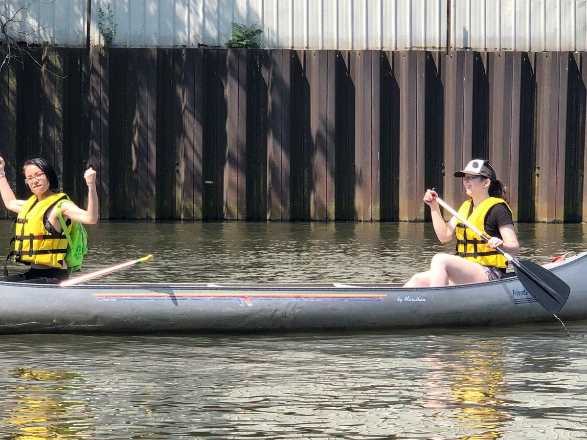 chicagoriver's tweet photo. Pics from our #canoesandcleanups last week as part of our #LitterFreeChicagoRiver campaign. Thanks to #MarsWrigleyFoundation and @REIChicago for making it possible. btw, REI's new dock on #gooseisland is sweet! #CleanerRiver #ReduceReuseRecycle More dates https://t.co/cig65oMz08 https://t.co/DeusQKvJyL