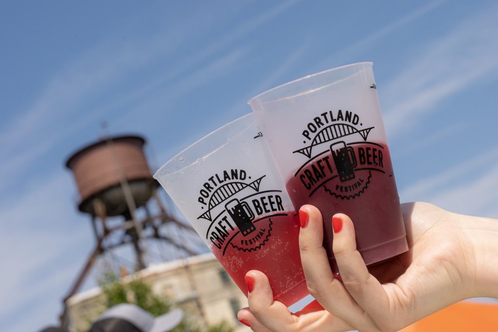 pdx_beerfest's tweet photo. Cheers to Friday! 🍻✌🏼 #FriYay #PCBF2019 #PortlandCraftBeerFest https://t.co/RMBjCzsU5q