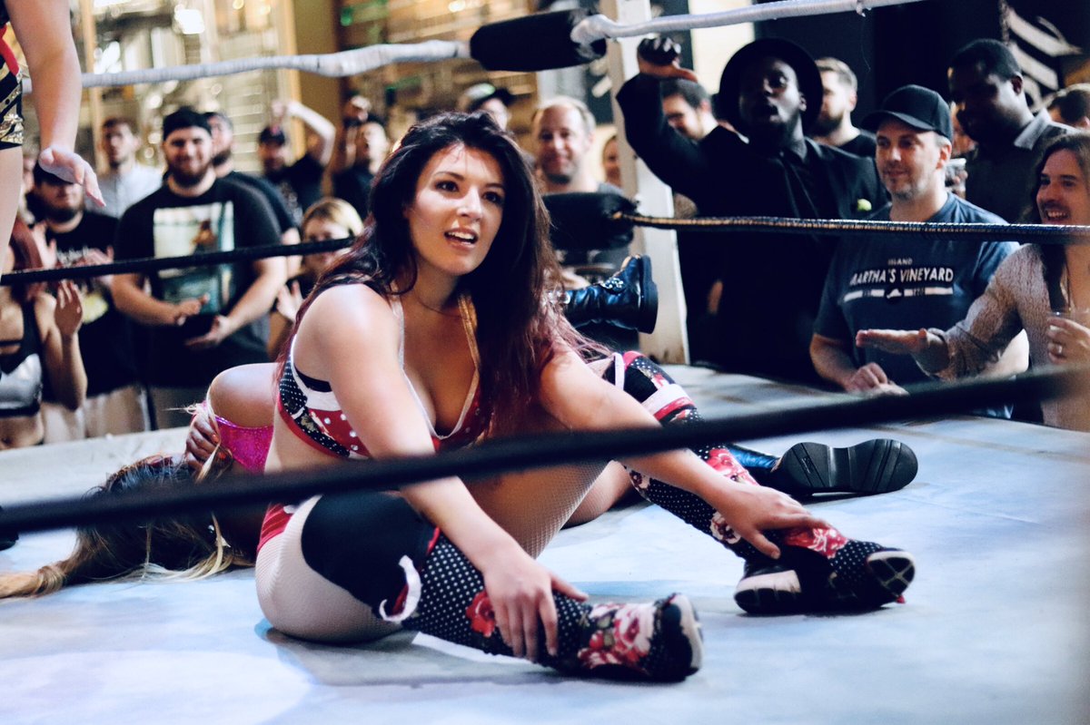 VeraSadlyPhoto's tweet photo. It was @HotScoopSkylar v @Karissa__Rivera at @WWRProWrestling #LetThemEatCake #WWRCake https://t.co/44oKeIYwSI