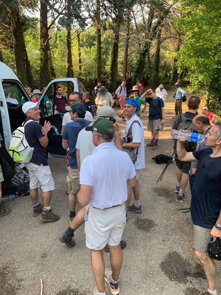 ParoisLevallois's tweet image. Les #pères des familles de #Levallois cheminent vers #Cotignac