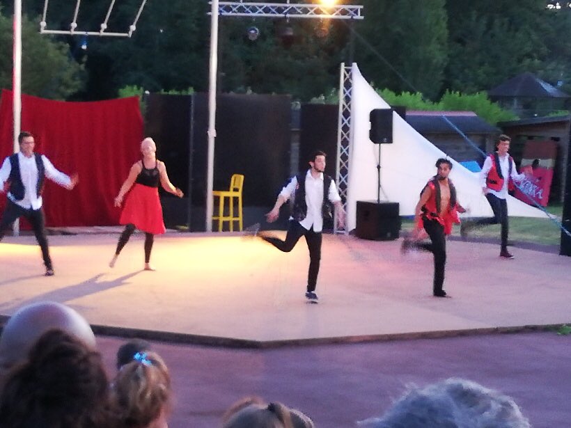 Ce soir #Spectacle des animateurs pour les vacanciers qui ont choisi de partir hors vacances scolaires. Place aux grandes vacances pour les enfants!!! On vous attend