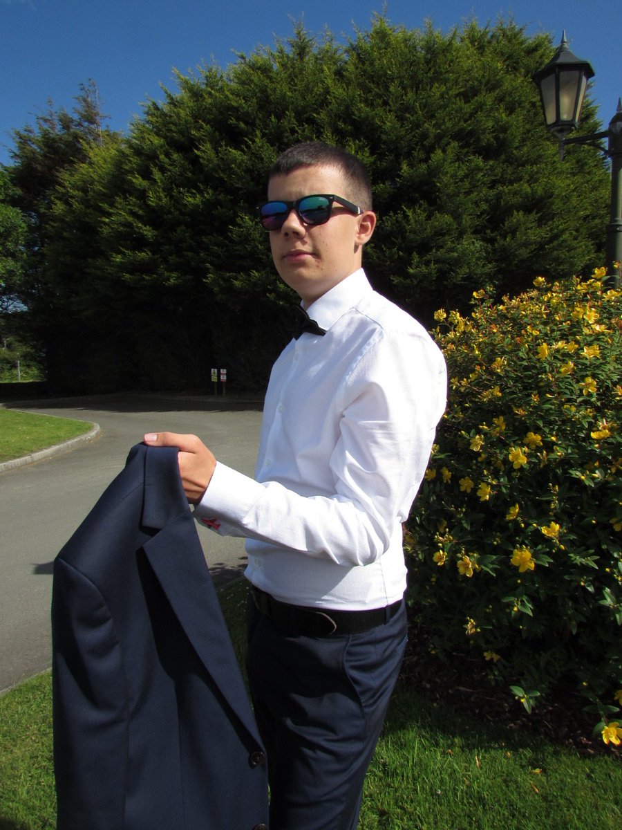 Jobeau75's tweet photo. My beautiful handsome son #prom2019 https://t.co/cAZwx0sRan
