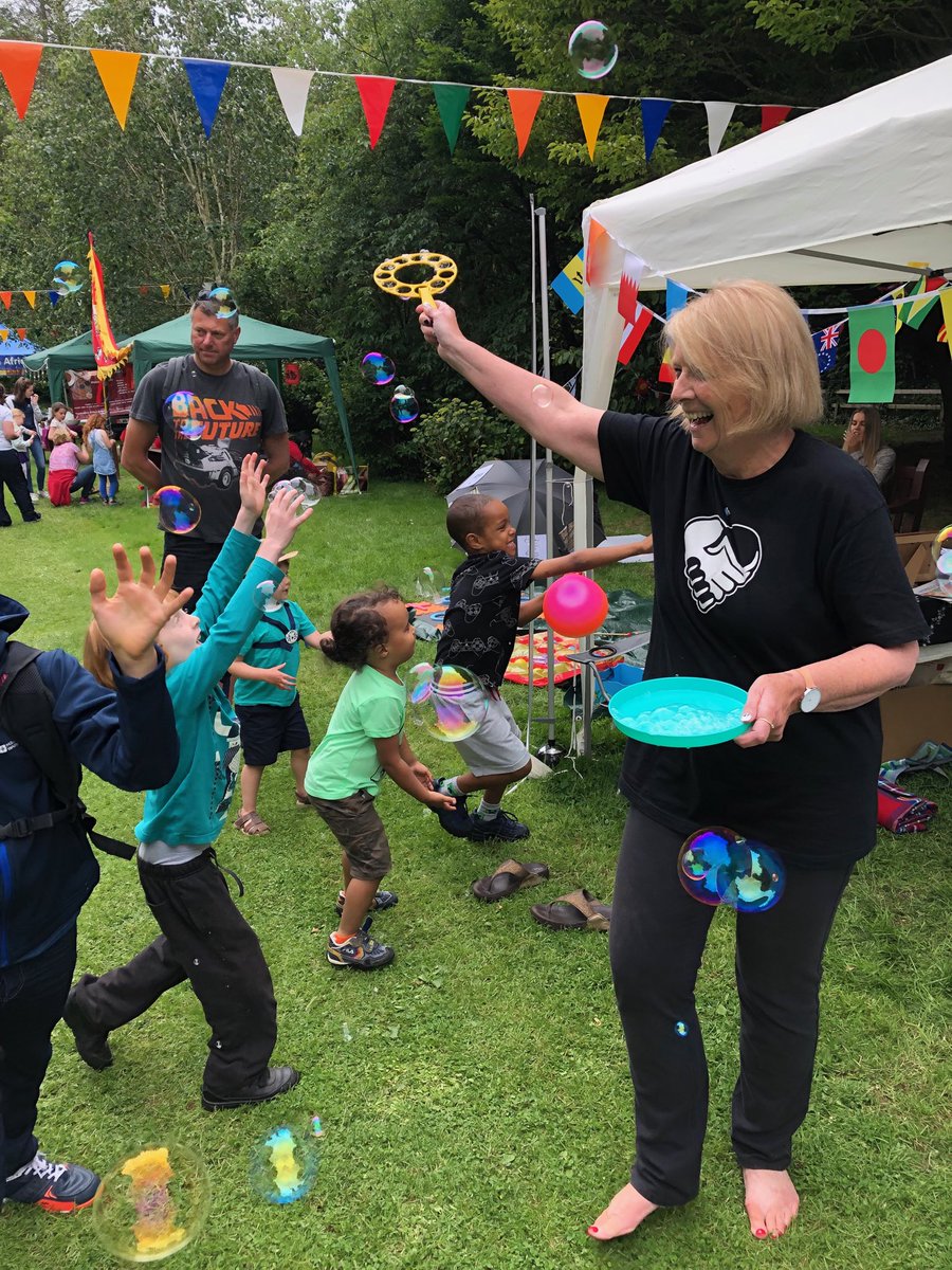 bugglepuffs's tweet photo. Magical to be part of the #UnitedNations stand today meeting new members and engaging students on the first Manx Youth Parliament that starts in September. A glorious family Tynwald Day. Jennie your a super star! Chris thank you for all your support. https://t.co/uRK3ilB9Pl