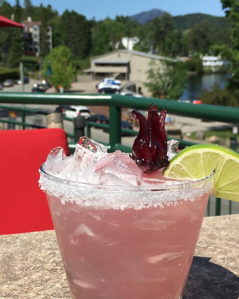 DancingBears_LP's tweet photo. Do your plans this weekend include cocktails by Jamielynn on The Deck? Ours do!
#craftcocktails #lakeplacid #lakeviewdining https://t.co/JGkPRmC1OG