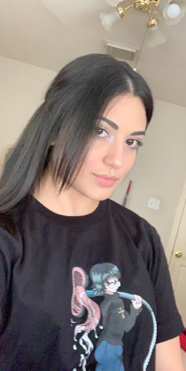 jenaayyycx's tweet photo. I live in an anime world 🌎 HxH Shizuku merch @OgSlumdawg @fromdog2god #redrumstudios https://t.co/jupznuWRnA