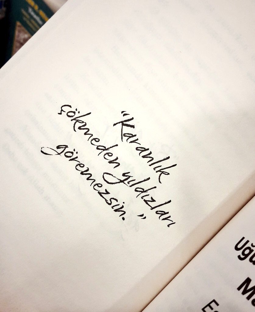 Şeyma Subaşı'nın çıkardığı "Sadece Şeyma" adlı kitap 40 bin adet satılmış ve 2. baskıya çıkıyormuş.
Ağaçlar gerçekten katlediliyor... #SadeceŞeyma