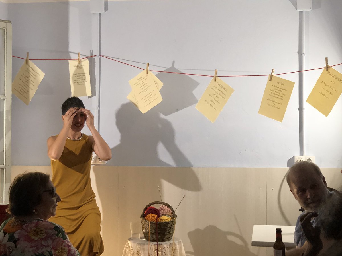 alfapla1's tweet photo. “La Boca Des-Cosida” amb l’Alba Mascarella. Un espectacle on dona i poesia es fonen. Avui a Cuqui Office #cuquioffice #albamascarella #labocadescosida #poesia #feminisme https://t.co/smAyUlDWk2