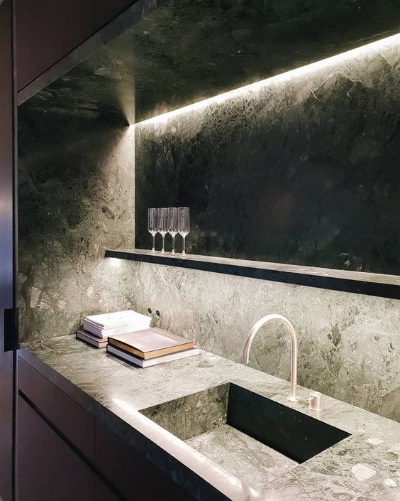 SublimeInterior's tweet image. Green backlit marble kitchen 
#luxury #luxurydesign #luxuryinteriordesign #luxurykitchen #residential #residentialdesign #interiors #interiordesign #vancouver #vancouverinteriordesign #dietervandervelpendesign