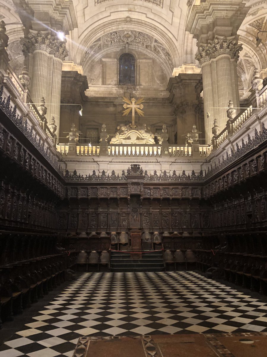 PilarPrezVela2's tweet photo. Magnífica visita a la catedral de Jaén de la mano de @Felipe Serrano Estrella y gracias a #aclesjaen https://t.co/6cGNqTD0dQ