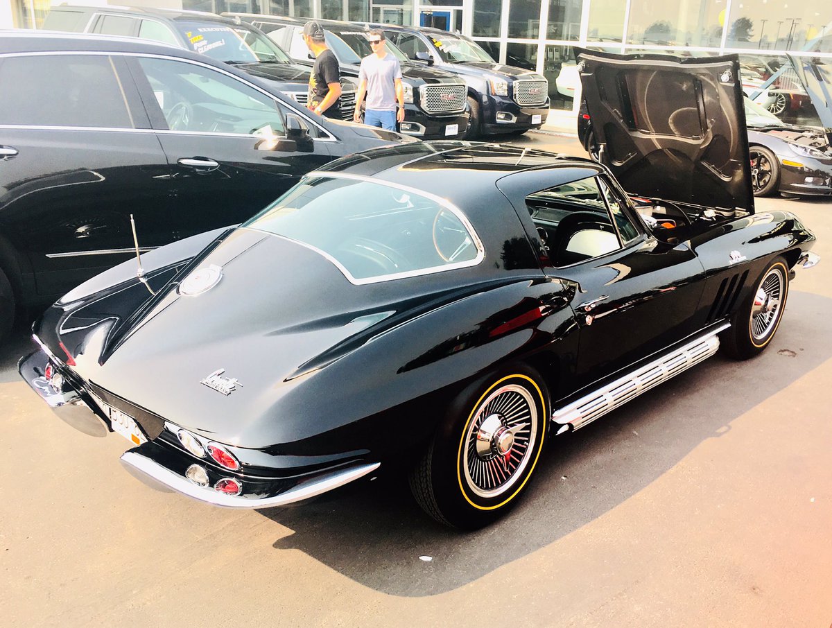1966 #Chevrolet #Corvette at #Dueckgm! #Just_Du_eck! @bryans_cars @Ted_Ings @BeckyChernek @OldSchRides @kmandei3 @CorvetteBlogger @ChevroletCanada #ChevroletCanada #Chevy