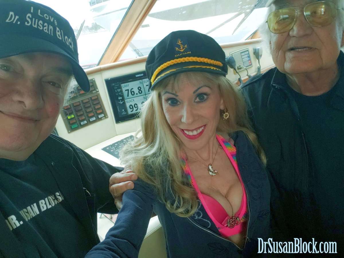drsuzy's tweet photo. Pix from the #GoldenRose 🚢 our friend Joël Eisenberg's #100foot #yacht 🛳
Blog: https://t.co/RMX4wQivGD👩✈️
#GoBonobos 4 #yachting #TheBonoboWay ⚓️tho we never left the harbor😉+ "steering" the #ship w/ my #sole(s) 🦶🏽 #feet #toes #footfetish #yachtfetish #captainshat #oldfriends💙 https://t.co/zq3TRMgx41