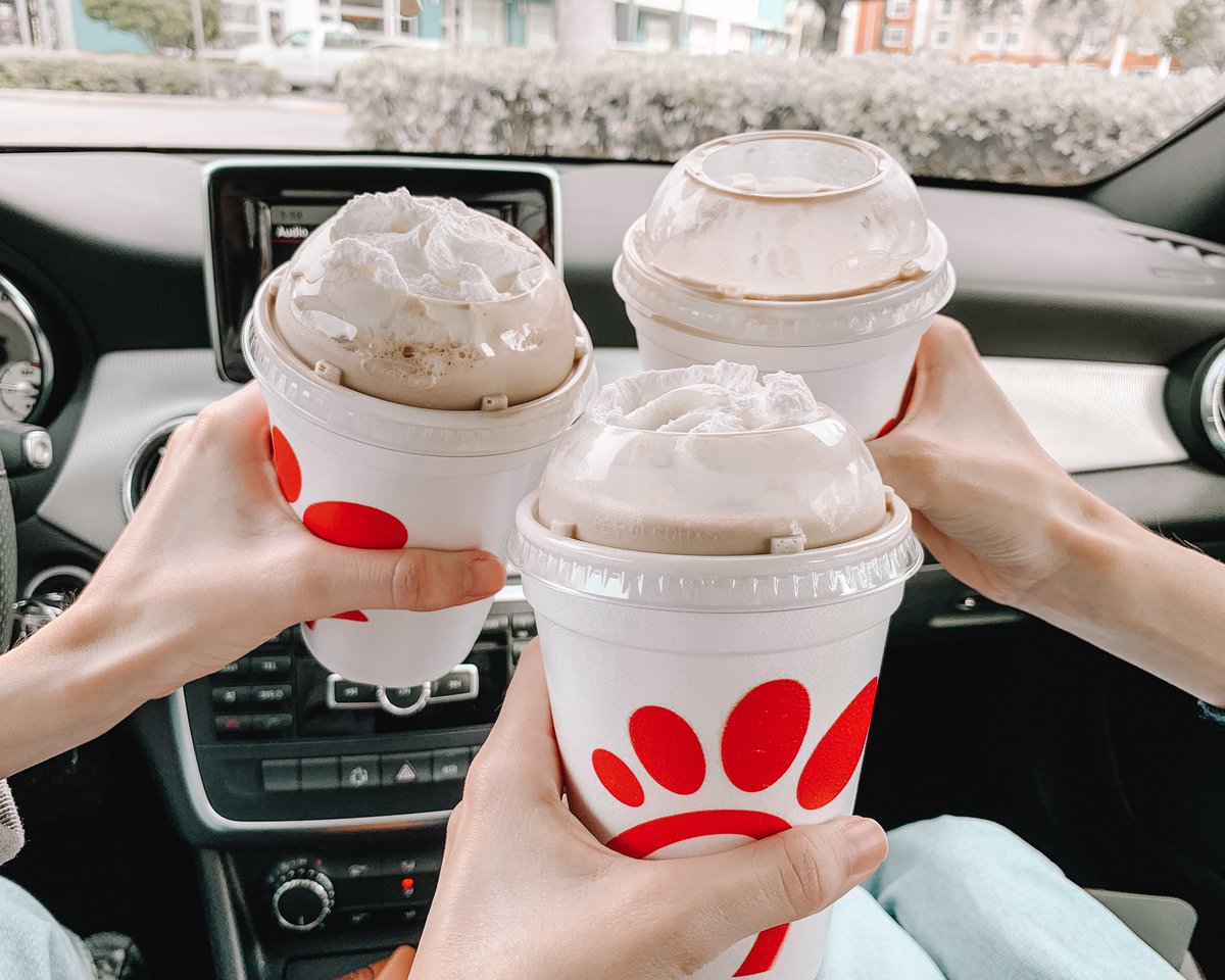 Las_trilliz's tweet photo. La solución para el Calorrrr ☀️🥤🥤🥤 #summer https://t.co/FqtOHtl1bS