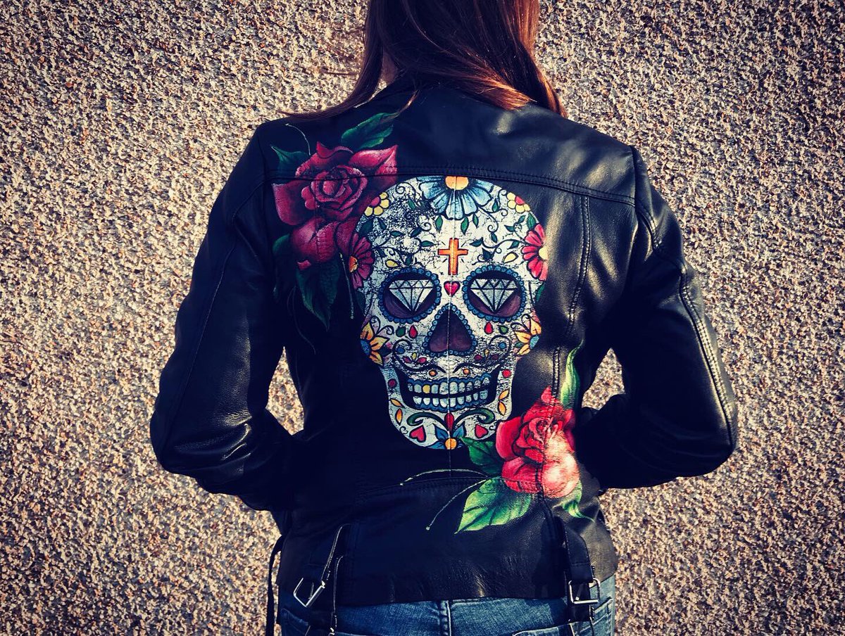 NicolaJCairns's tweet photo. Excited to share with you my new custom designed, hand painted vintage leather and denim jackets. 
#handpaintedjackets #customjackets #upcycledclothing #upcycledfashion #paintedleather #paintedleatherjacket #painteddenimjacket #leatherjacket #handpainteddenim #vintageleather https://t.co/vndd7qUwQZ