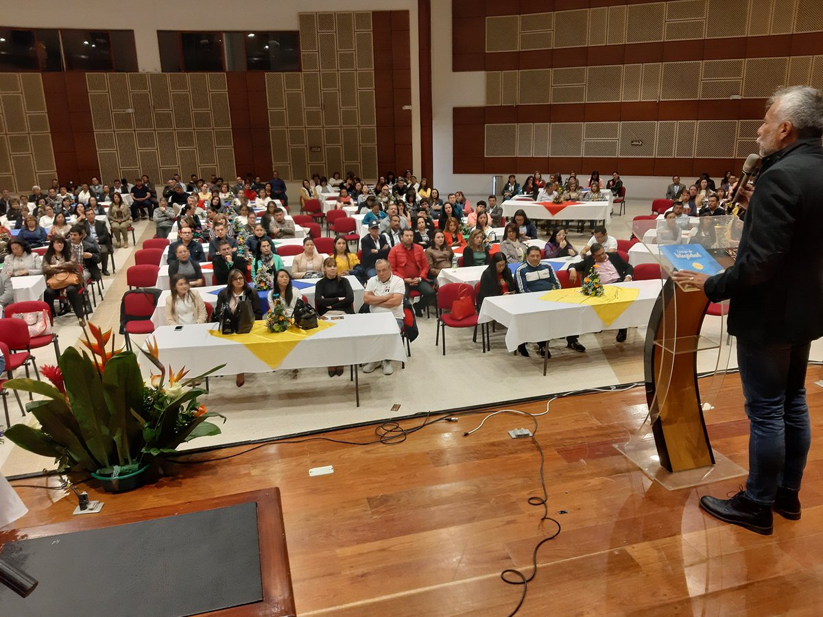 Celebración Día Nacional del Servidor Público. Ceremonia eucarística, conferencia con el padre Gonzalo Gallo, almuerzo y música. Se socializó el Código de Integridad, herrramienta de uso diario de los servidores públicos, basado en principios y valores. Felicitaciones en su día!