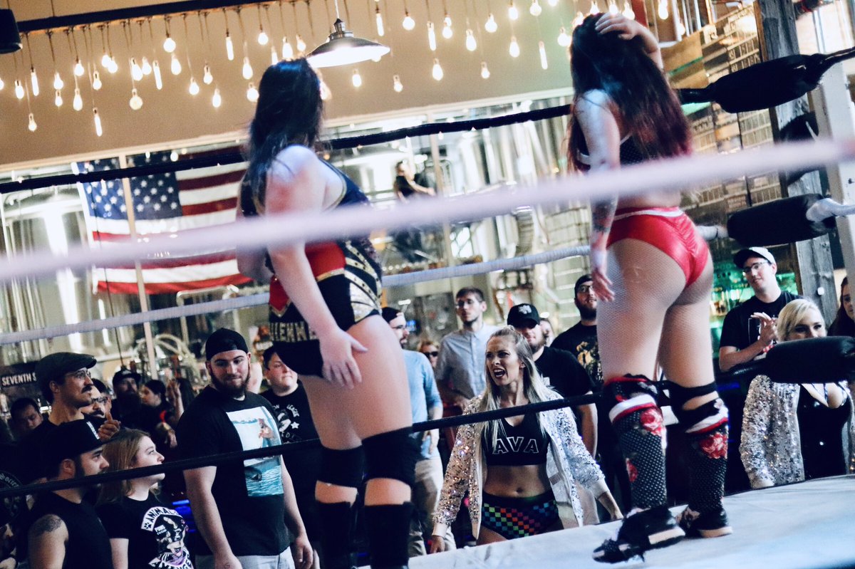 VeraSadlyPhoto's tweet photo. The #PlatinumHunnies @Angel_Sinclair_ @AvaEverett_ weren’t letting the #TopDogs leave #WWRCake without a fight, but with @HotScoopSkylar having already wrestled @Perfect_Sierra got a chance to shine as @davienne__ ‘s tag team partner in this impromptu match-up 🔥🔥🔥 https://t.co/jSxHBYodTS