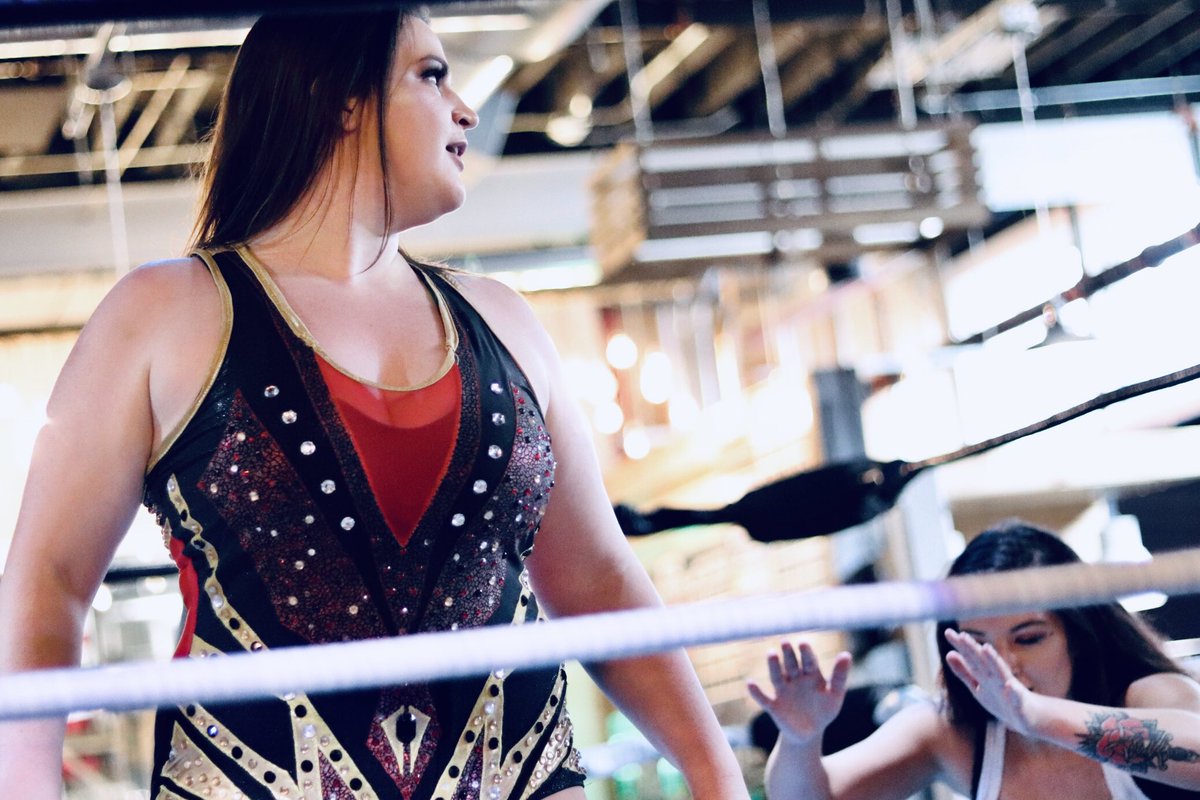 VeraSadlyPhoto's tweet photo. The #PlatinumHunnies @Angel_Sinclair_ @AvaEverett_ weren’t letting the #TopDogs leave #WWRCake without a fight, but with @HotScoopSkylar having already wrestled @Perfect_Sierra got a chance to shine as @davienne__ ‘s tag team partner in this impromptu match-up 🔥🔥🔥 https://t.co/jSxHBYodTS