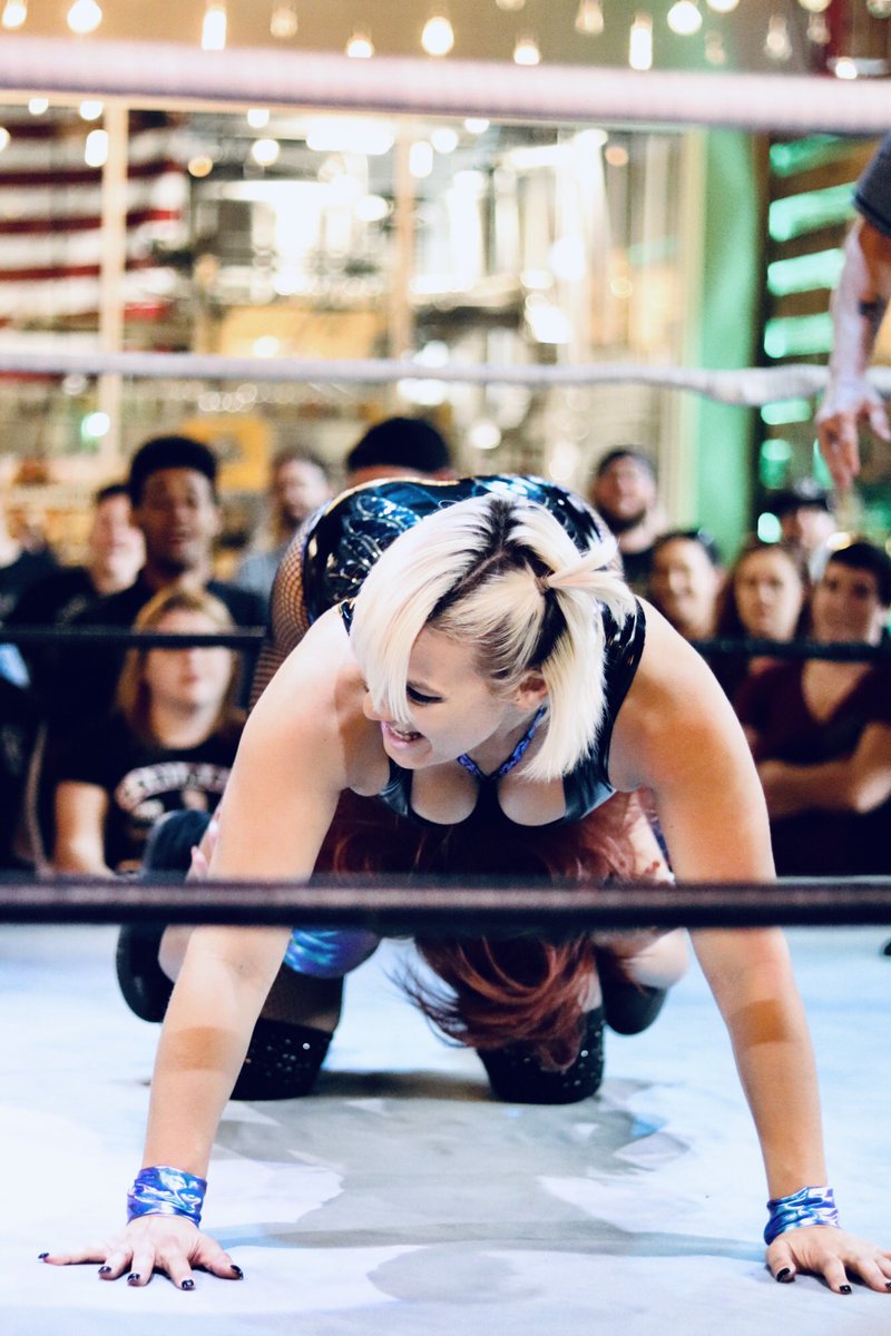 VeraSadlyPhoto's tweet photo. The #PlatinumHunnies @Angel_Sinclair_ @AvaEverett_ v #TopDogs’ @davienne__ and @Perfect_Sierra #WWRCake @WWRProWrestling #LetThemEatCake https://t.co/kyYEK2FqgQ