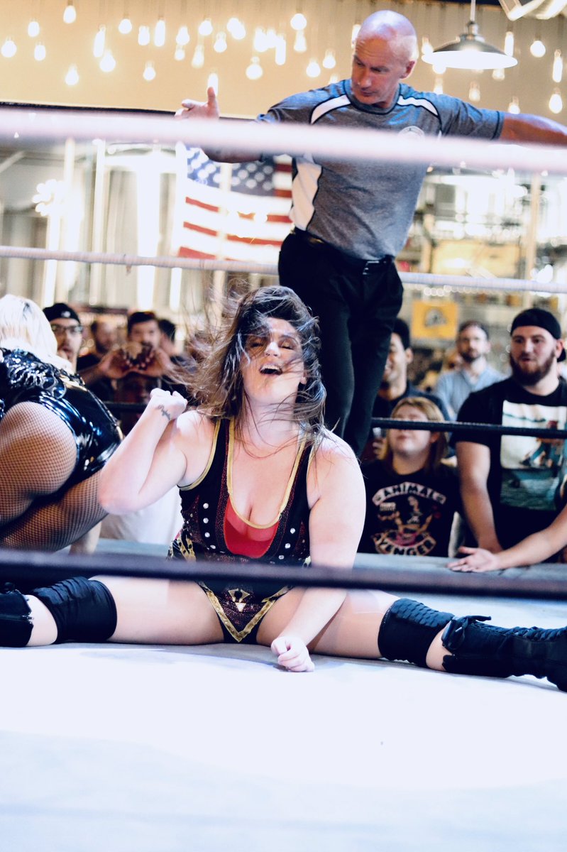 VeraSadlyPhoto's tweet photo. The #PlatinumHunnies @Angel_Sinclair_ @AvaEverett_ v #TopDogs’ @davienne__ and @Perfect_Sierra #WWRCake @WWRProWrestling #LetThemEatCake https://t.co/kyYEK2FqgQ