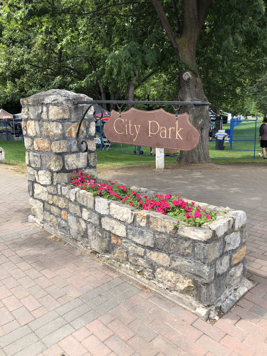 kelownaappletri's tweet photo. Expo on now at City Park from now until 6pm! Swing by and see our great exhibitors and catch the kids race briefing (happening now) and the Try a Tri briefing at 4pm. #appletri π https://t.co/RG1FMmyAdx
