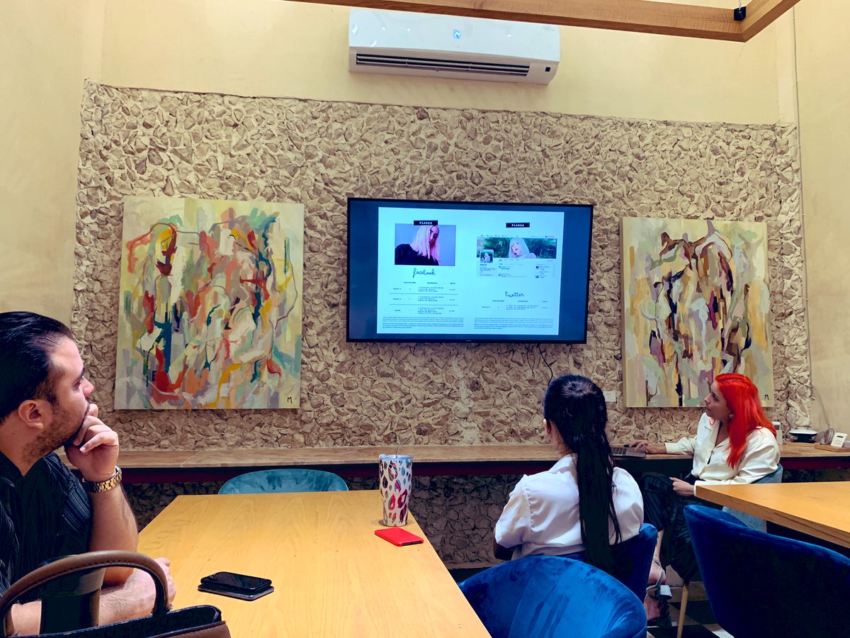 RaulSalas9's tweet photo. Terminando la semana con la nueva firma de #TalentManagement #RedTarget con el equipo de @KoblerMKT y el talento de Carolina Leyva. https://t.co/QY9oZ2K1ak