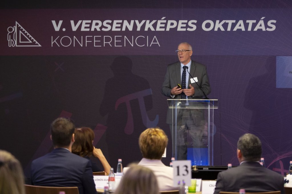 budapestinfo's tweet photo. Making STEM More Popular, Graduates Better Prepared – Budapest Business Journal https://t.co/BcZoN61xcD https://t.co/ivMZzFulSH