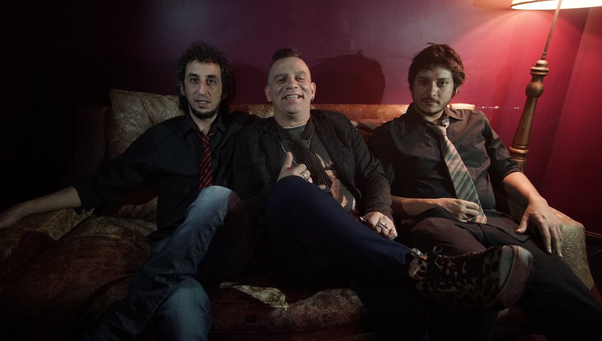 LosPepasRB's tweet photo. ¡Recuperadonos del fiestón de anoche queremos agradecer a todos los que se acercaron a Mamita Bar!
¡Una noche que la transpiramos fuerte a pesar del frío polar de afuera! ¡Los vemos en el próximo show! #MamitaBar @danyjimenezreal https://t.co/gsuuZu3aON