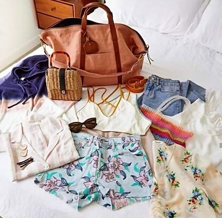 BTeelie's tweet image. In case packing for the long weekend fell off your to-do list.

Shop (aff) Here: bit.ly/2wiBxN7
🌞🌞🌞🌞🌞🌞 Shop our ultimate packing list 🏝️ *PS* 
#teelieturner #teelieblog  #trendylook #fashionable #fashiontrends #fashiontrends2019 #style #styleblogger