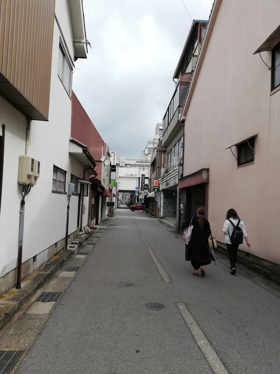 ataso00's tweet photo. 富山着いた！夜行バス、快適だったので元気。弾丸で全然時間ないけどずっと行きたかったので、実現できて本当に嬉しい😍路面電車も素敵だし街並みも好きな感じ。人も優しいしいいところだ！因みに会社から依頼を受けて来ました。また夢が叶った感謝🙏🙏🙏この旅行は記事になるため、是非見てくれ！ https://t.co/gDqWz0zy7M
