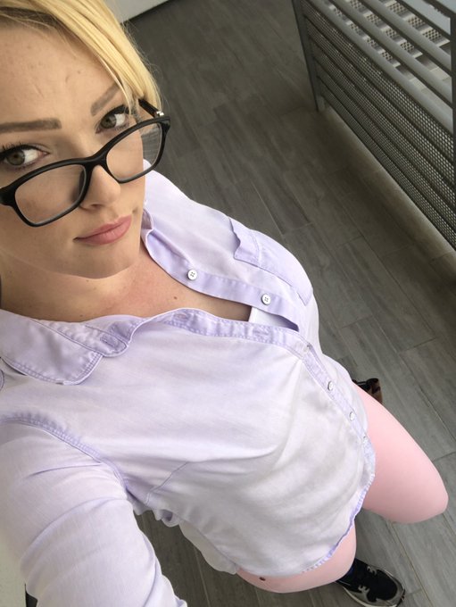 Happy Friday everyone https://t.co/K0Fzstg50X<a href="/tag/virgin"class="tags"><span>#virgin</span></a><a href="/tag/zoeypaige"class="tags"><span>#zoeypaige</span></a>