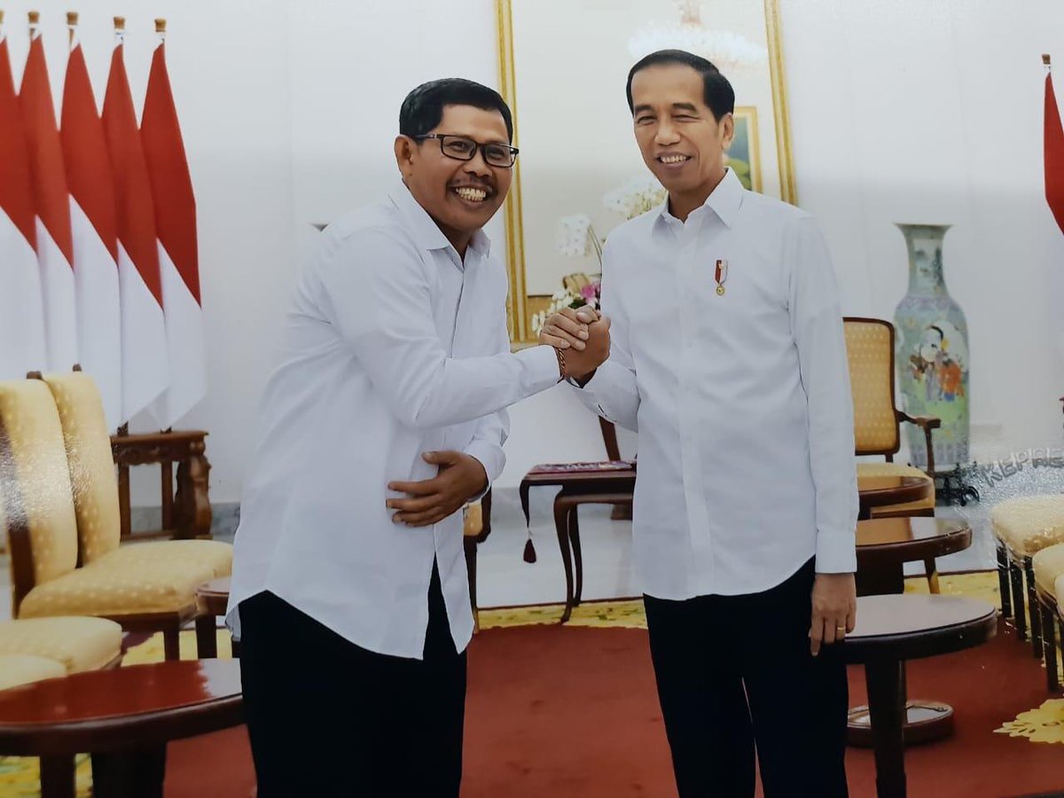 IGustiPutuArtha's tweet photo. Terima kasih. Akhirnya bisa diterima di tempat terhormat oleh orang terhormat dan peduli pada Republik. https://t.co/gaLxu0zZqj