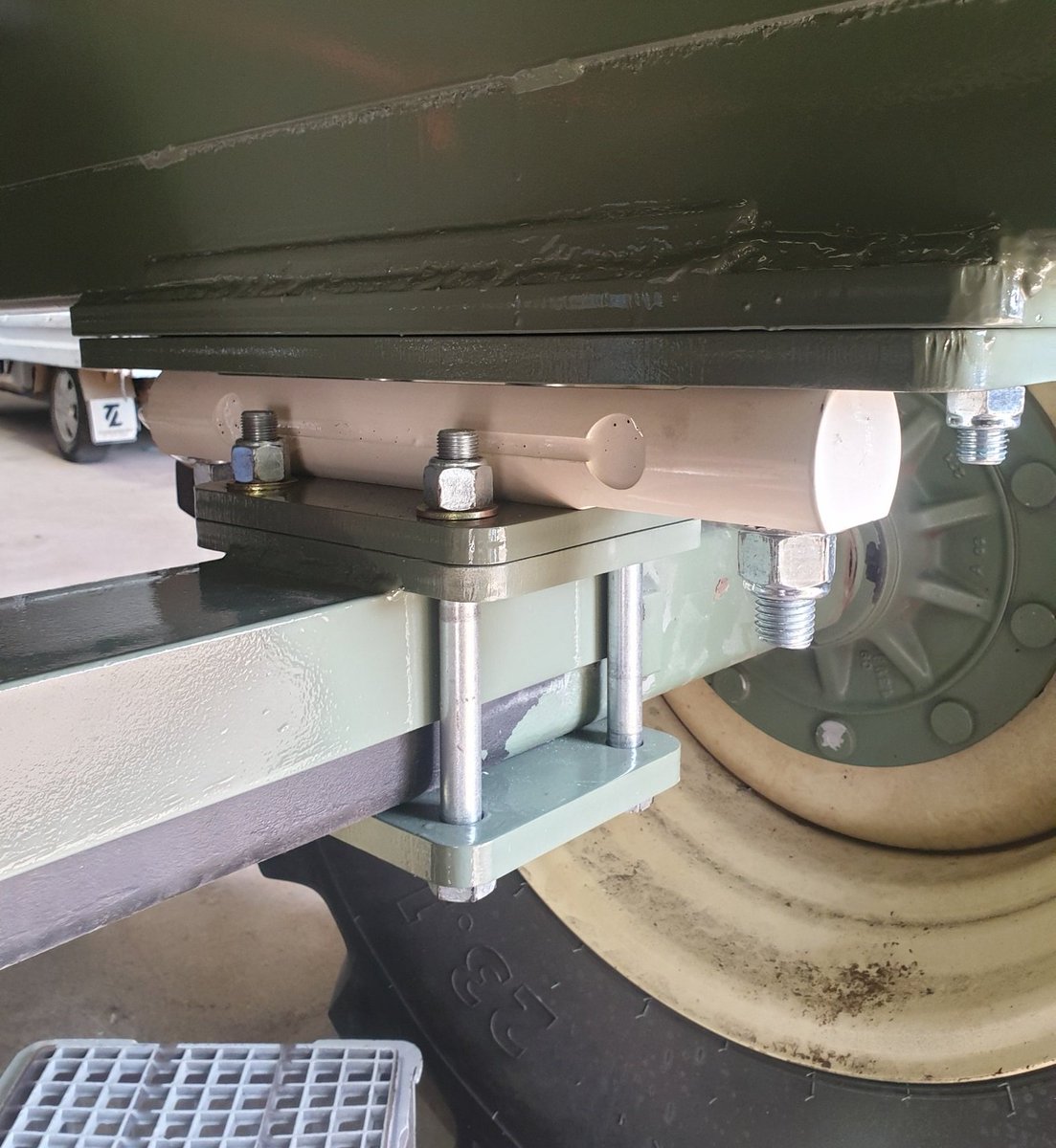HawkEngineering's tweet photo. Nice job by @Teabag092 & @KiddleBrad on the install of our Marshall 910T spreader scale kit. Getting some impressive results, scales are working with an accuracy of within 0.1% over 140T. #SpreaderScaleKit https://t.co/jIJh0OghTD