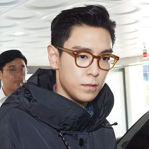 sarang_he88's tweet photo. 😭 Gracias por mantenerte fuerte y sano. Nuestro primer chico regresa, a este caos de camino de flores pero te esperamos con todo el amor y vamos a protegerte. Te amo SeungHyun, me has hecho feliz tanta veces, y hoy aún más 😍🌼😭. 사랑해! So much my Tabi
#LongTimeNoSeeTOP https://t.co/G5ZVxsYvn7