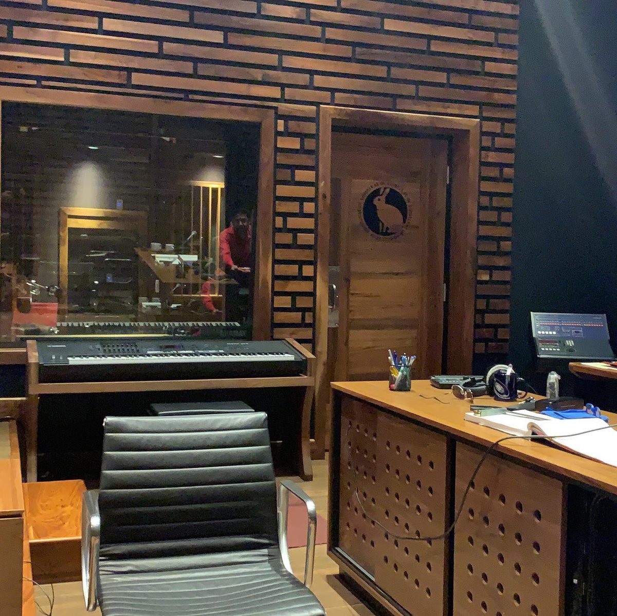 _1029Studios's tweet photo. #trabajo https://t.co/LGRzDcBg9D