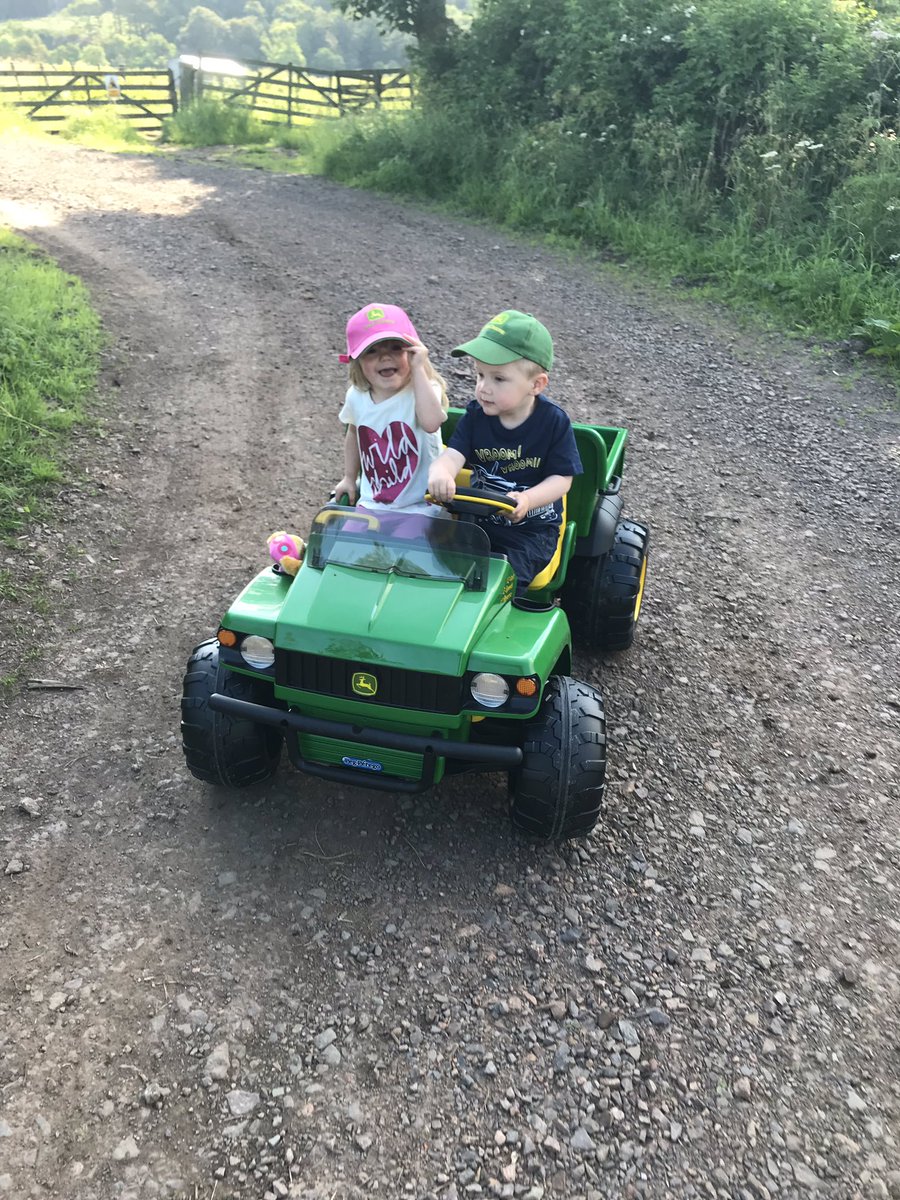 Thanks @Sherriffgroup @JohnDeere this has made the twins 3rd birthday #learnerdrivers #needsgreenstar