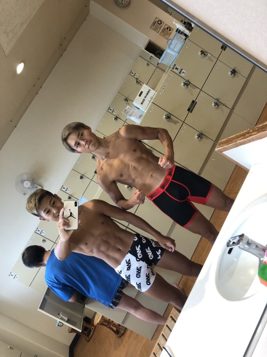KickTsubasa's tweet photo. 13時から行われた計量
63.0kgジャストでクリアしました。

明日はチャンピオンぶっ倒します！

京都から1人で修行に来てる
迅の応援も明日は盛り上げて
やって下さい！

明日は菅原道場全勝！
応援宜しくお願いします。 https://t.co/Bsbt8vvFEL