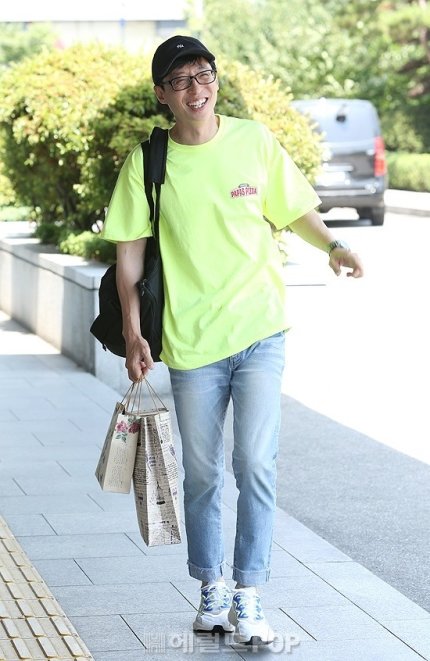 노랑유느♥♥♥
갈수록 더더더 큐티해지시는거
실화입니까??????!!!!!!

이분이 어찌 48살인가요??
그냥 청년합시다!!!!^^