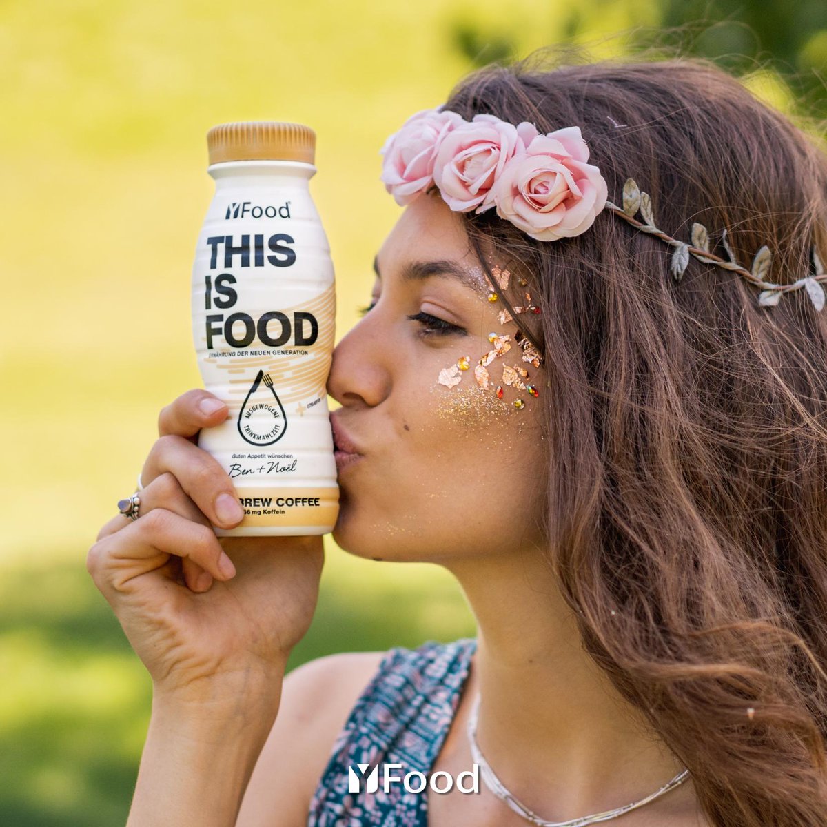 Heute ist der #tagdeskusses! 💋 
Also drück deinem Liebsten, deiner Liebsten, deiner Mama, deinem Hund, oder auch deiner Lieblingssorte YFood einen Kuss auf und zeige deine Liebe! 😚