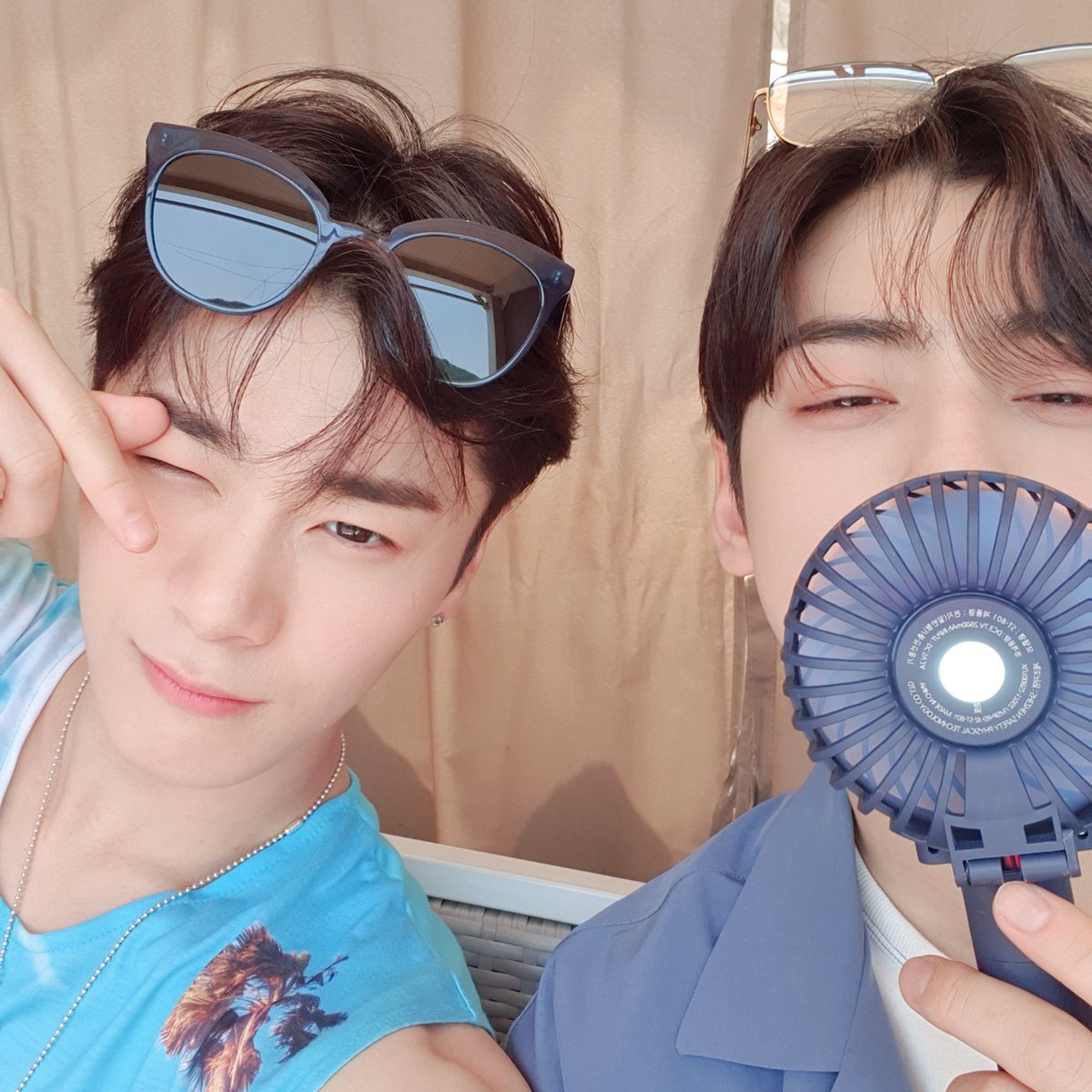 chaeunwoodaily's tweet photo. an update from @offclASTRO ..
숨가빠😆
#아스트로 #날씨 #너무한거아녀
trans: Breathless😆
#ASTRO #TheWeatherIs #TooMuch
#MJ #엠제이 #JinJin #진진 #ChaEunWoo #차은우 #MoonBin #문빈 #Rocky #라키 #YoonSanHa #윤산하 #BinWoo #WooBin https://t.co/TOrTML0mqf