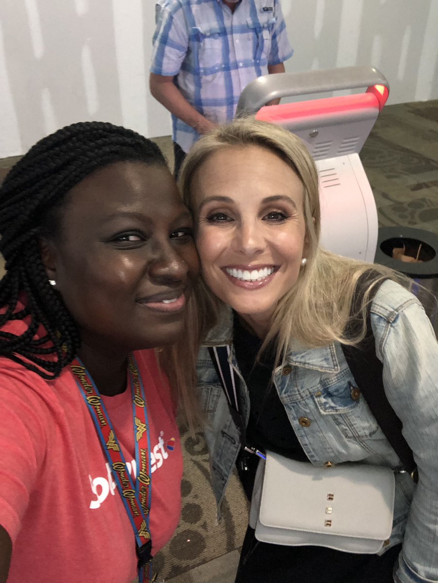 Yoo_Chocolate's tweet image. Met @HasselbeckE and her SUPER sweet family today! Such a sweet person..literally made my day! ♥️