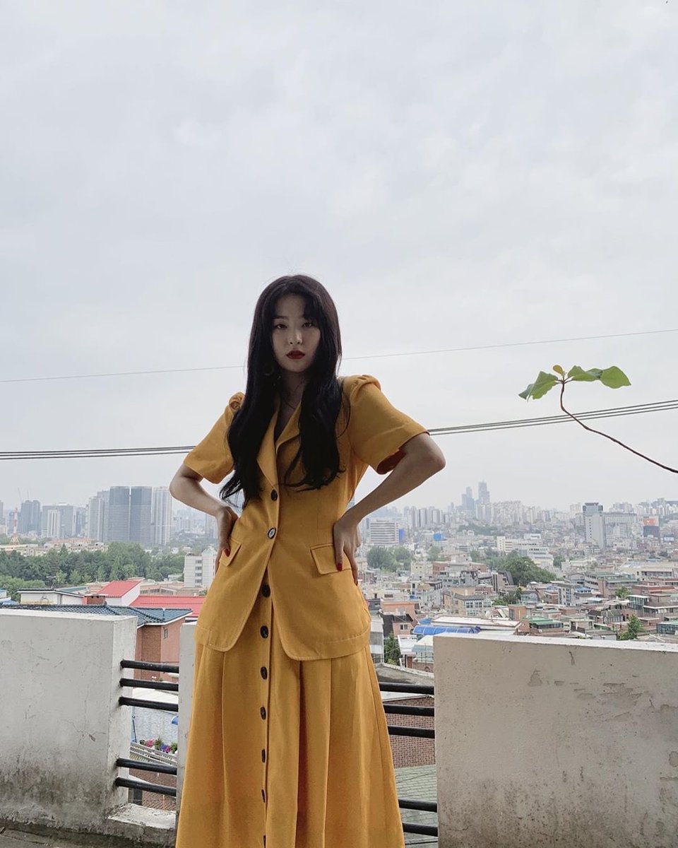 seulginsta's tweet photo. ♡ IG POST | hi_sseulgi : 노랭이 https://t.co/JUjtmcWRaW