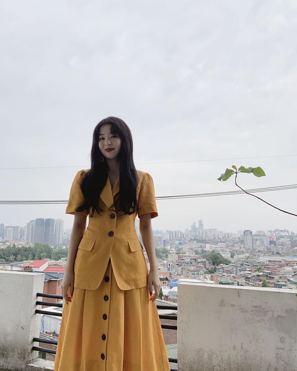 seulginsta's tweet photo. ♡ IG POST | hi_sseulgi : 노랭이 https://t.co/JUjtmcWRaW