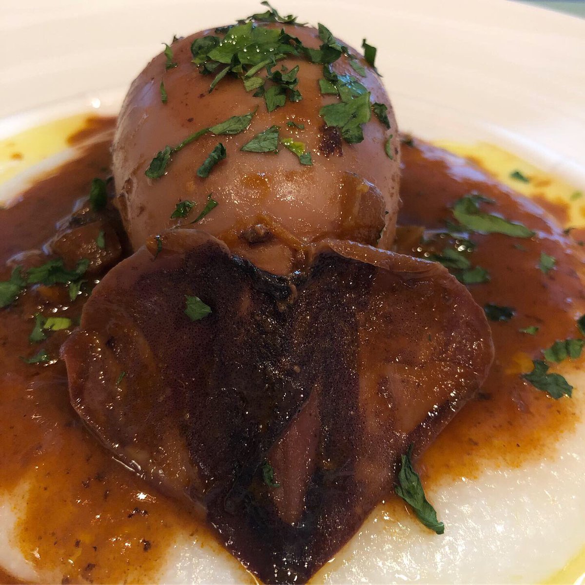 TDigested's tweet image. My heart is yours. 

#stuffedcalamari #calamariripieni #polenta #cornmeal #venetofood #foodculture #foodtradition #authenticitalianfood #foodhunter #foodblogger #theworlddigested #イカの詰め物 #リピエノ #ポレンタ #イタリア郷土料理 #食文化 #ヴェネツィア料理