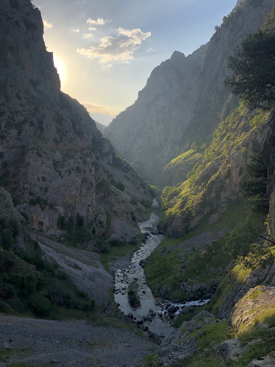 vagramuntflix's tweet image. #OJOALDATO etapa I del viaje: mil gracias a las familias que construyeron la @rutadelcares poniendo al alcance d todos un paisaje d ensueño
a nuestra manera en
@seidor gracias a @SAPAnalytics por hacer lo mismo con
sapanalytics.cloud y  sapdatawarehouse.cloud #AnalyticsNext