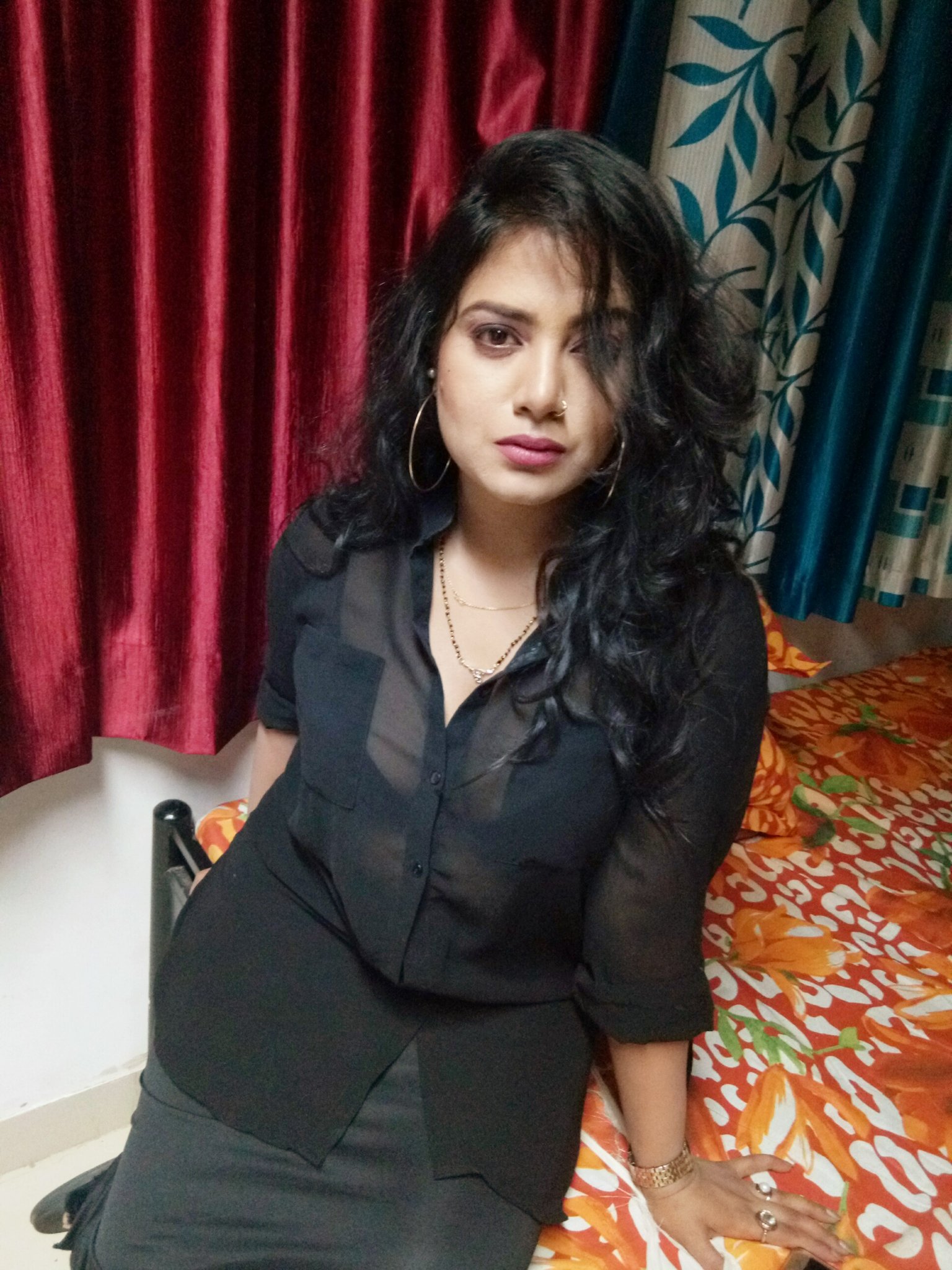 Kavita Radheshyam on X: Trying To Strike A Pose.. Lol  t.co5xCRm8qDTj  X