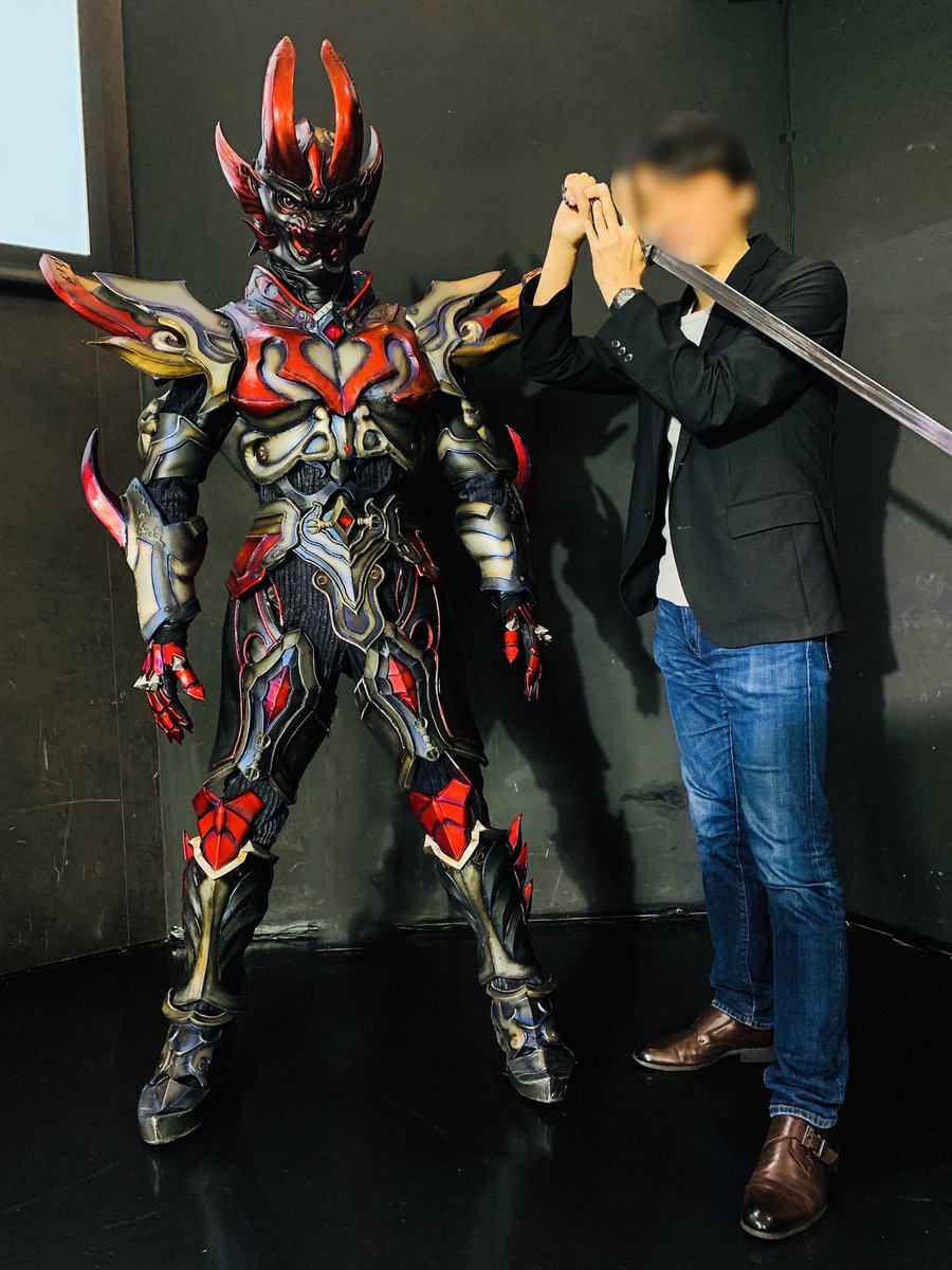 アツシ 柴田 神ノ牙感謝祭 終演後の撮影タイムにて 影煌騎士 狼是との2s お借りした御影神牙の魔戒剣を持つ手が震えます 神ノ牙 Jinga ジンガ