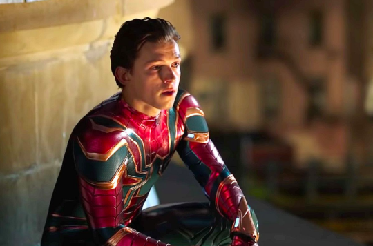 etcetera_blog's tweet photo. Little boy lost in #SpiderManFarFromHome : https://t.co/VjDEDJ5URb
#Tomholland #Zendaya #JakeGyllenhaal #MCU https://t.co/Ip8y6uDNQk