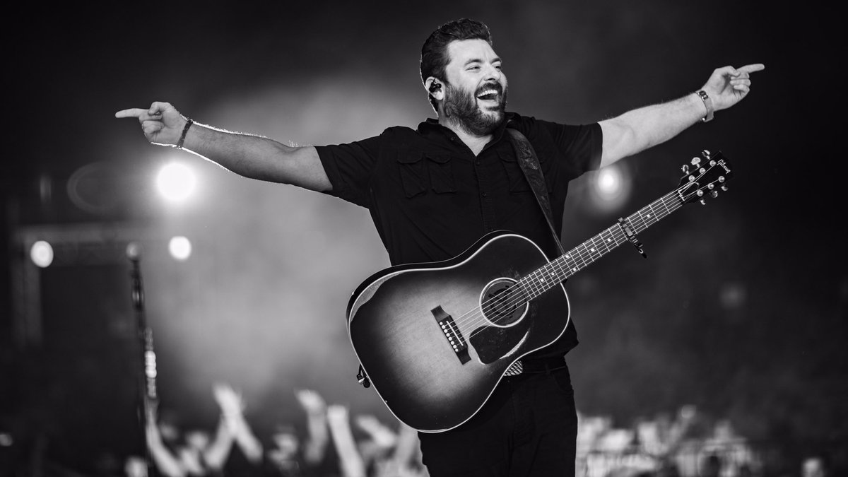 ChrisYoungMusic's tweet image. I LOVE MY JOB!!!!!