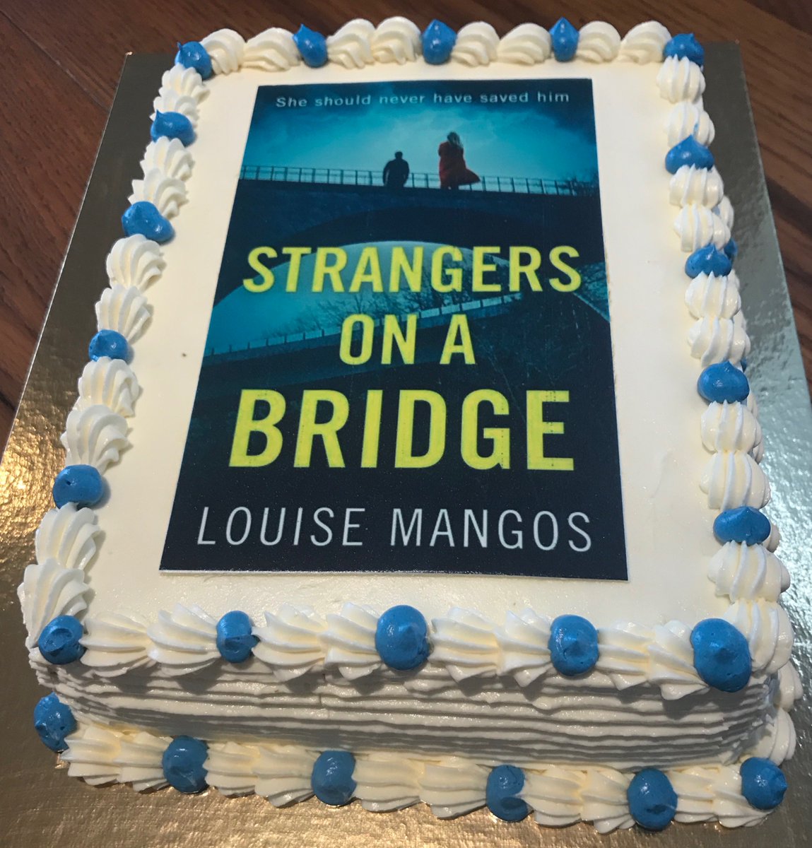 Louise Mangos tweet media